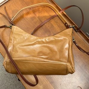 Hobo international, Delilah, light tan convertible, shoulder bag, mint condition